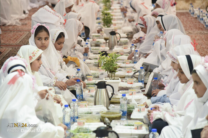 Informe fotográfico | Banquete de iftar para las niñas primerizas en el ayuno en el Santuario del Imán Reza