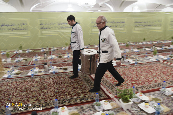 Informe fotográfico | Banquete de iftar para las niñas primerizas en el ayuno en el Santuario del Imán Reza