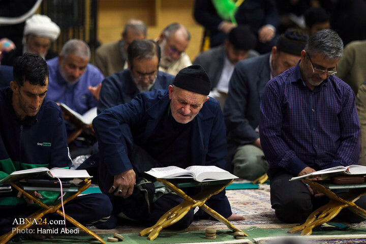 Foto / Hz Fatıma Masume'nin (s.a) Haremi Şerifinde Kuran Cüzü Okunmasından Kareler