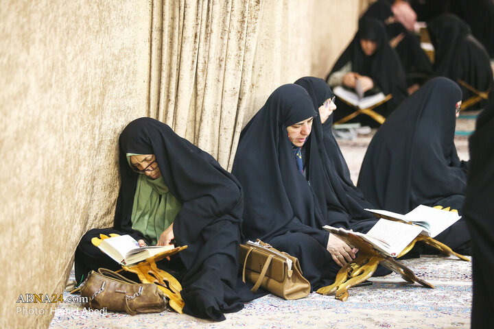 Foto / Hz Fatıma Masume'nin (s.a) Haremi Şerifinde Kuran Cüzü Okunmasından Kareler