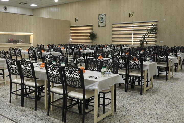 تقرير مصور/ تقديم وجبات الإفطار للزائرين في ليالي الجمعة من شهر رمضان على طريق كربلاء - بغداد