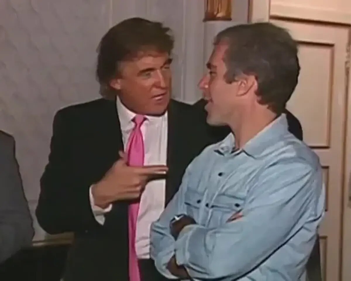 حزب دموکرات: دولت متهم به «بزرگترین پنهان‌کاری تاریخ» در پرونده تجاوز ترامپ به دختر ۱۳ ساله است