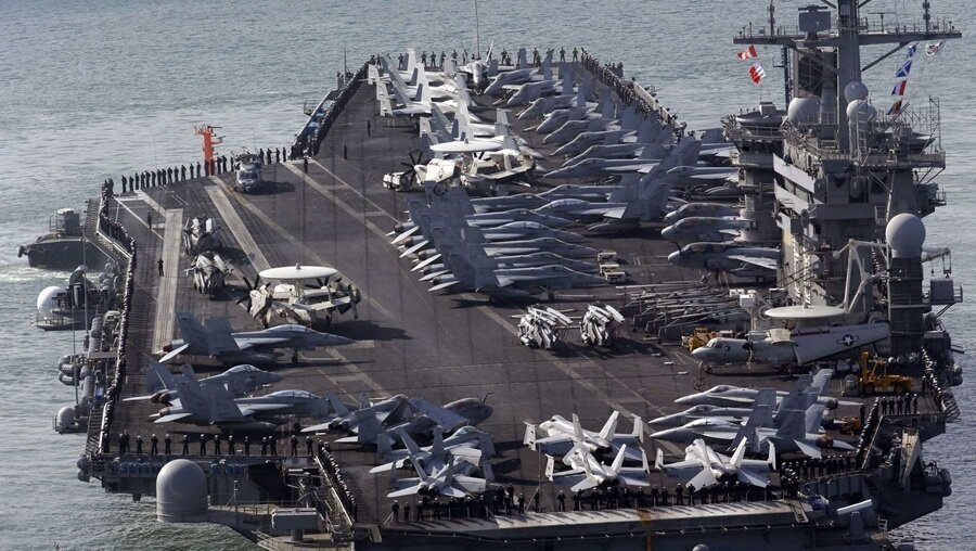 超过 300 架军用飞机部署在华盛顿在中东的基地