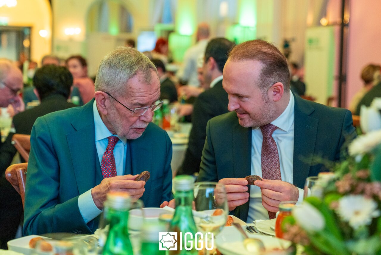 رئیس‌جمهور اتریش میهمان ویژه افطار بین‌الادیانی مسلمانان در وین + تصاویر