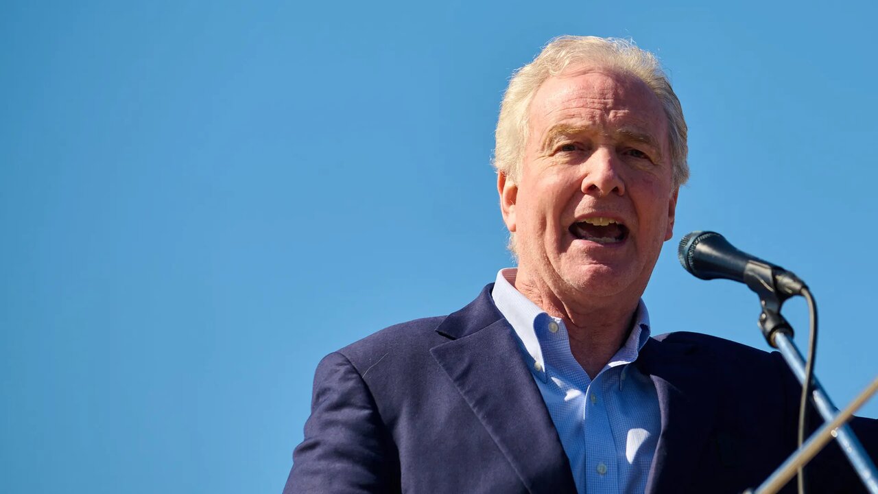 سناتور آمریکایی: جنگ با ایران هیچ سودی برای واشنگتن ندارد