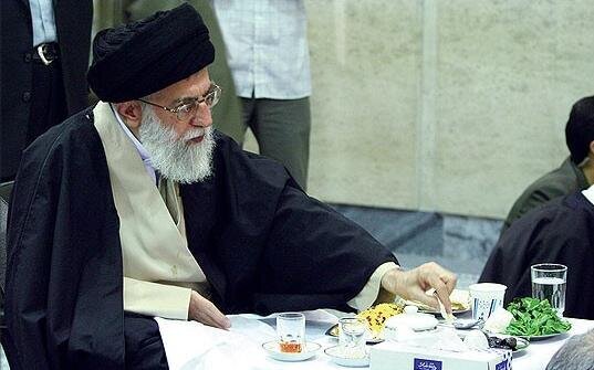 توجيهات الإمام الخامنئي فيما يتعلق بإقامة موائد الإفطار