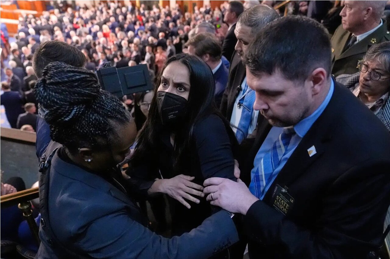 Radiamali Ilhan Omar Kuhusu Tukio la Ukatili Dhidi ya Mwanamke Muislamu Wakati wa Hotuba ya Trump