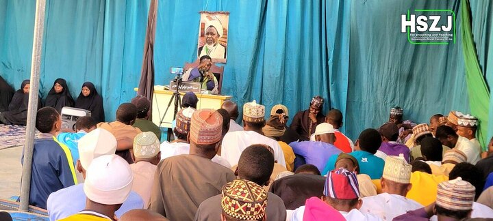 تقرير مصور/ برنامج تفسير القرآن الكريم خلال شهر رمضان في حسينية الشيخ زكزاكي بمدينة جوس بنيجيريا