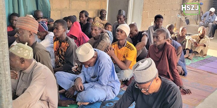 تقرير مصور/ برنامج تفسير القرآن الكريم خلال شهر رمضان في حسينية الشيخ زكزاكي بمدينة جوس بنيجيريا