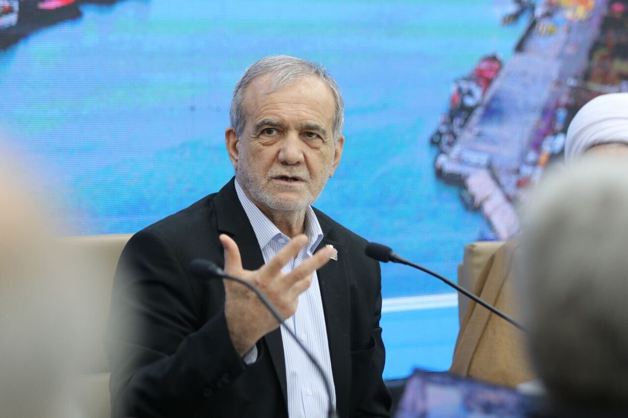 Prezident Pezeşkiyan Trampa səsləndi: İran barədə danışarkən sənədlə danış!