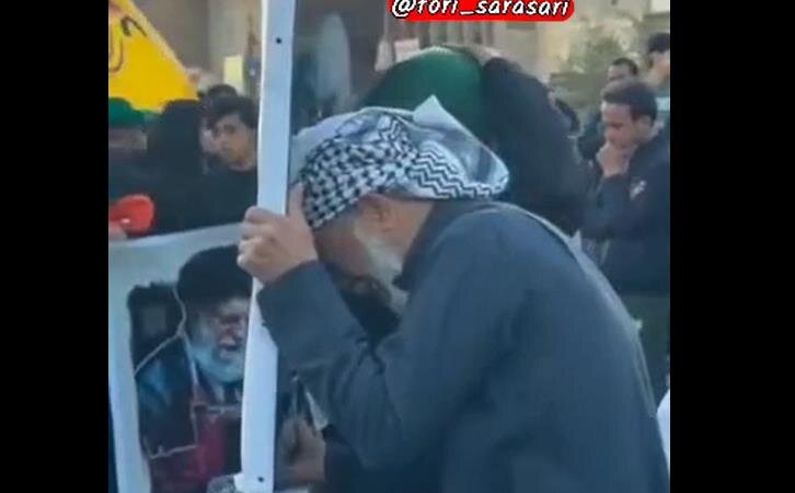 فيديو | العراقيون يبكون حزنا على الشهيد القائد الإمام "الخامنئي"