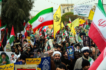 قرائت «عهدنامه خونخواهی و انتقام» در نماز جمعه