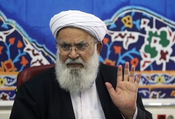 Senior Sunni scholar: Neighboring Countries Cooperating with Enemies Is Unacceptable
