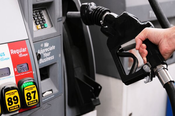 US Gas Prices Surge to $4.10 Amid West Asia Tensions
