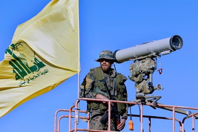 Brave Lebanese Hezbollah attacks Zionist regime warship