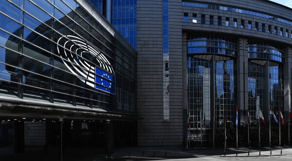 POLITICO: EU Affected by Systemic Paralysis