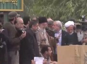 فيديو | مشهد نادر..شهيد الأمة الاسلامية يتفقد مناطق منكوبة في شمال غرب إيران