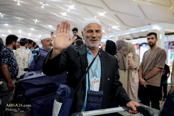 Photos: Return of Iranian Hajj Pilgrims to Holy City of Mashhad