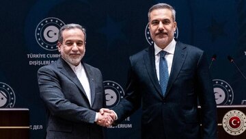 Bakan Fidan İranlı mevkidaşı Arakçi ile görüştü