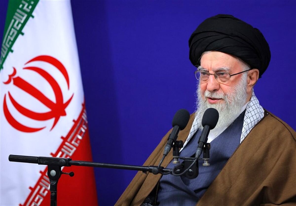 تلفیق صلابتِ مبارزه و لطافتِ پدرانه؛ بازخوانی سیره زیستی آیت‌الله خامنه‌ای