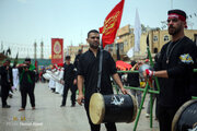 Servizio fotografico / Cerimonie di lutto e preghiera del mezzogiorno nel giorno di Ashura in Iran