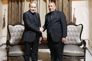 Iranian FM meets Karbala governor to coordinate funeral of martyred Leader in holy shrines
