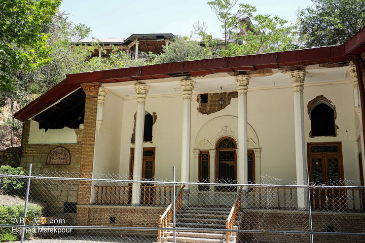Photos: Parliament Lawmakers Visit Damaged Sections of Sa'dabad Palace After Ramadan War