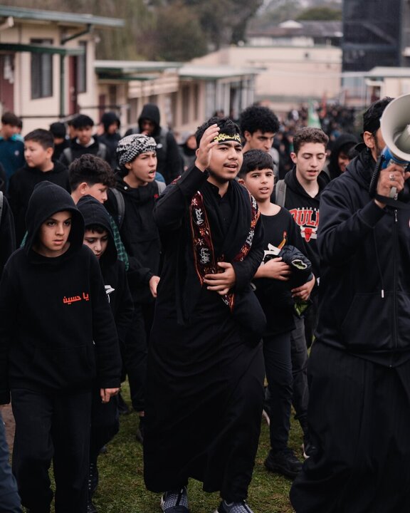 تقرير مصور/ كلية بيلفيلد في أستراليا تُحيي ذكرى الإمام الحسين (عليه السلام) من خلال مراسم عاشوراء