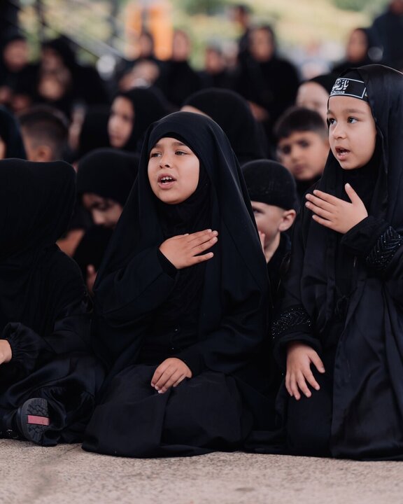 تقرير مصور/ كلية بيلفيلد في أستراليا تُحيي ذكرى الإمام الحسين (عليه السلام) من خلال مراسم عاشوراء