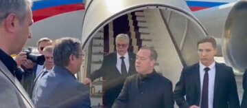Video: Medvedev arrived in Tehran to attend farewell ceremony of Martyred Leader