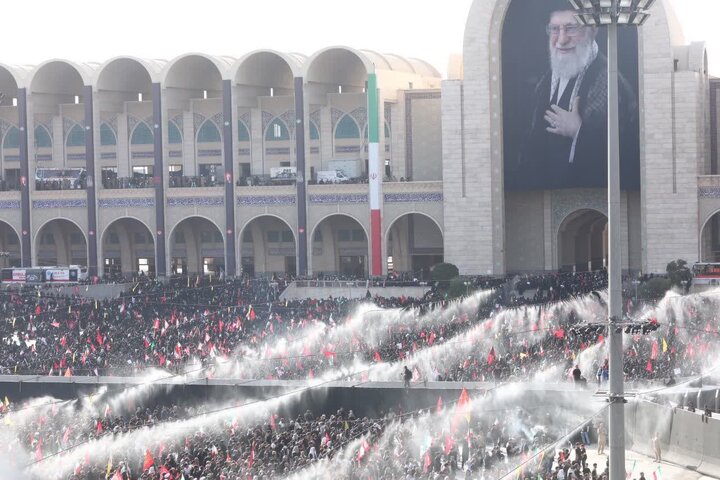تقرير مصور/ حضور مميز للشعب الإيراني في مراسم توديع الجثمان الطاهر للشهيد القائد الإمام الخامنئي(ره) بطهران