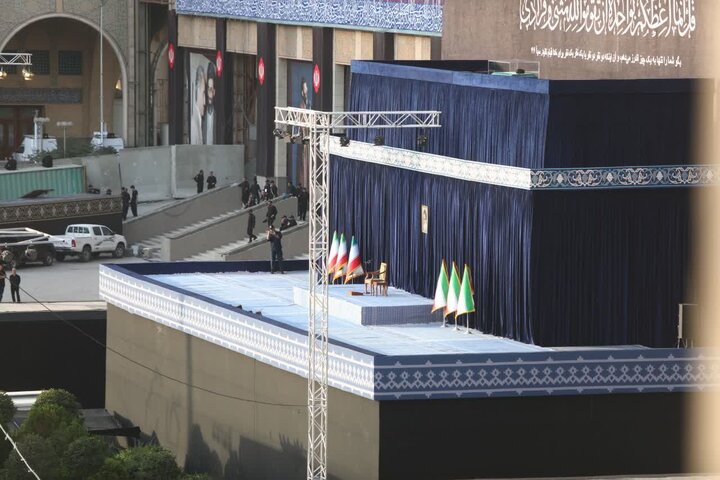 تقرير مصور/ حضور مميز للشعب الإيراني في مراسم توديع الجثمان الطاهر للشهيد القائد الإمام الخامنئي(ره) بطهران