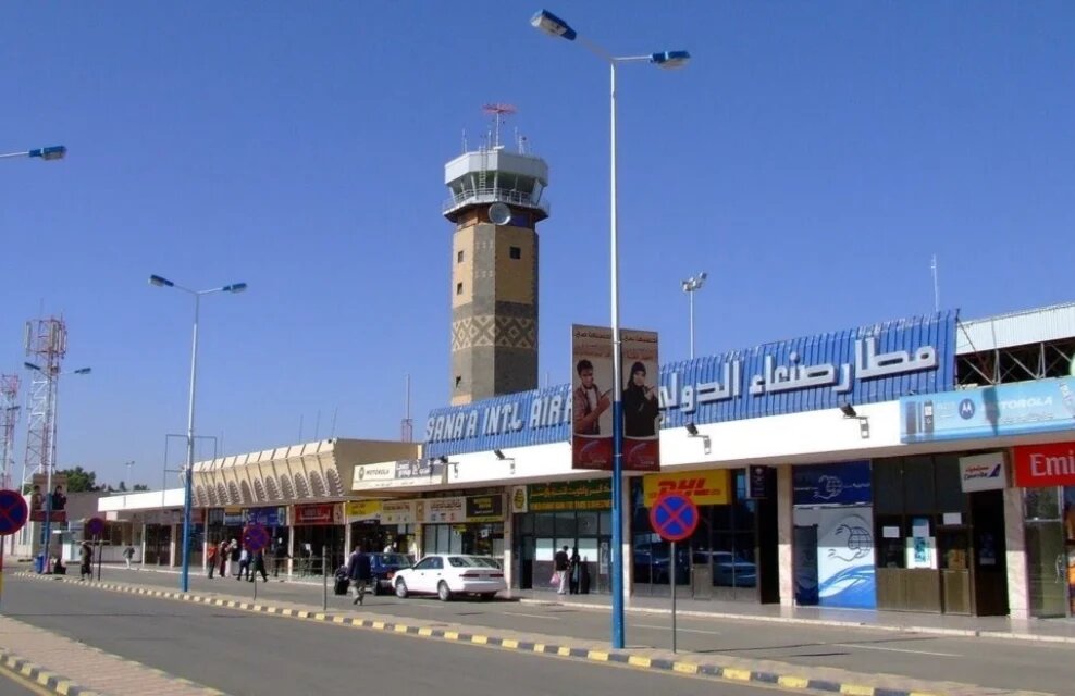 طائرة إيرانية مدنية تكسر الحصار على صنعاء تقلّ وفدا رسميا للمشاركة بتشييع الشهيد الامام الخامنئي(ره)