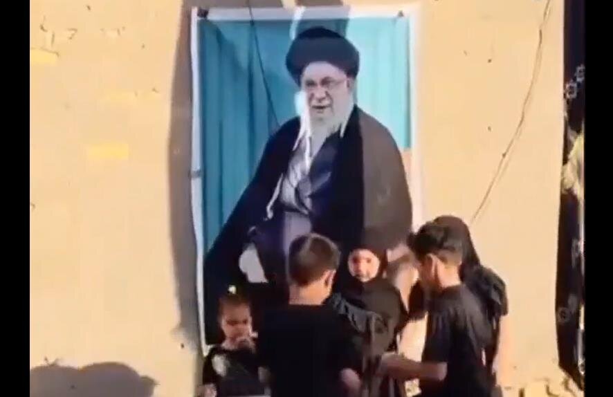 فيديو | أصغر موكب لأطفال عراقيين بمناسبة تشييع الشهيد القائد الإمام الخامنئي (ره)