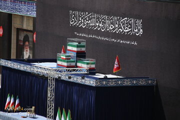 Fotos 2: Cerimônia de Despedida do Líder Mártir na Mosalla Imam Khomeini, em Teerã