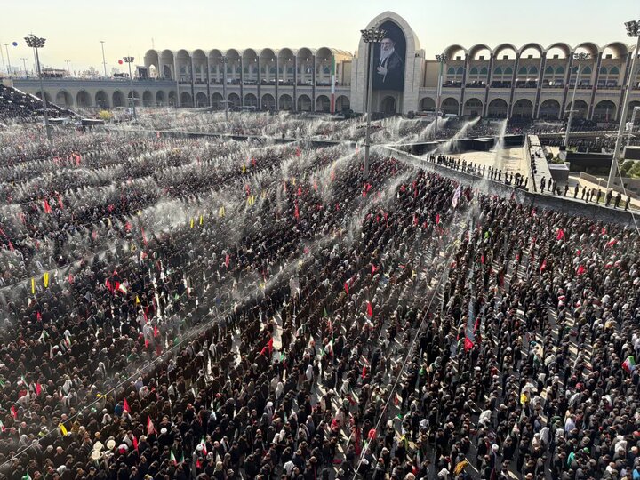 تقرير مصور/ مشاهد لإقامة الصلاة على الجثامين الطاهرة للإمام الخامنئي وأفراد اسرته في مصلى طهران