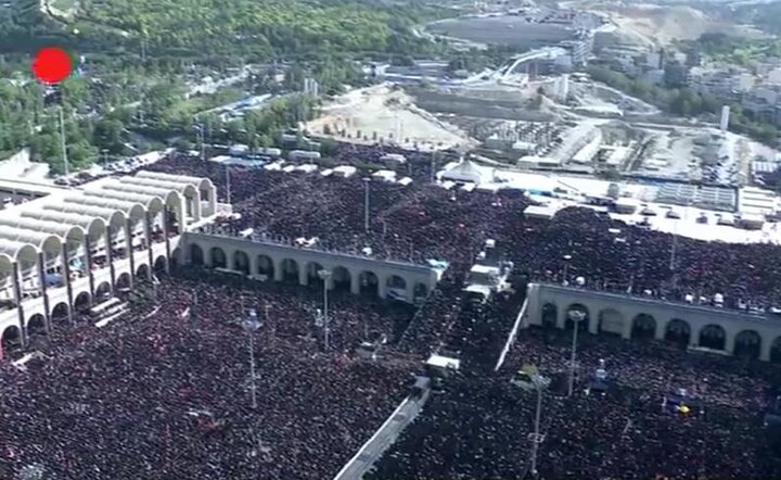فيديو | إقامة الصلاة على الجثمان الطاهر للشهيد الامام السيد"علي الخامنئي" بمصلى طهران2