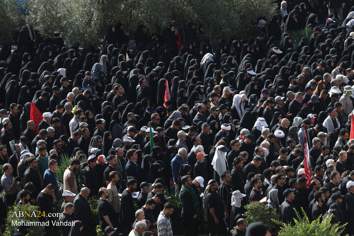اقامه نماز بر پیکر رهبر شهید انقلاب در مصلای تهران