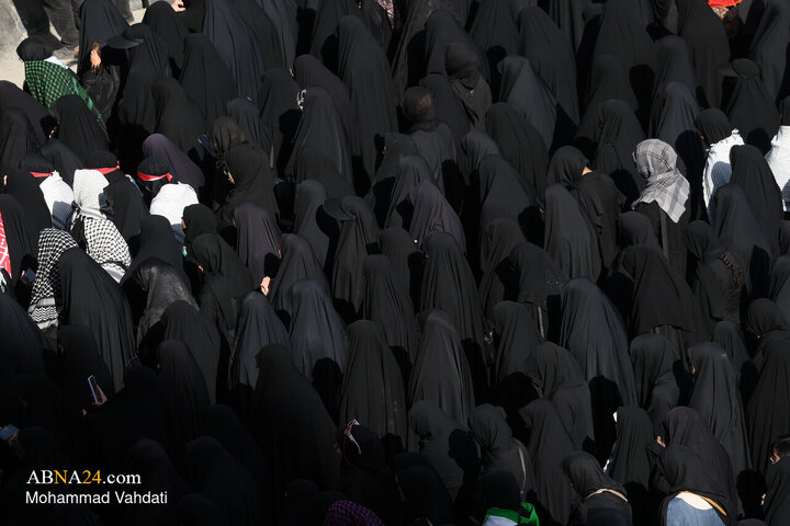 اقامه نماز بر پیکر رهبر شهید انقلاب در مصلای تهران