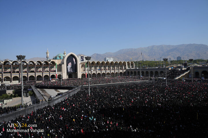 اقامه نماز بر پیکر رهبر شهید انقلاب در مصلای تهران