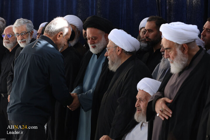 اقامه نماز بر پیکر رهبر شهید انقلاب در مصلای تهران
