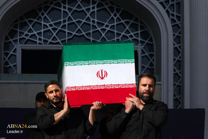 اقامه نماز بر پیکر رهبر شهید انقلاب در مصلای تهران