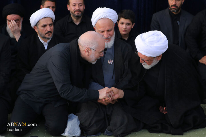 اقامه نماز بر پیکر رهبر شهید انقلاب در مصلای تهران