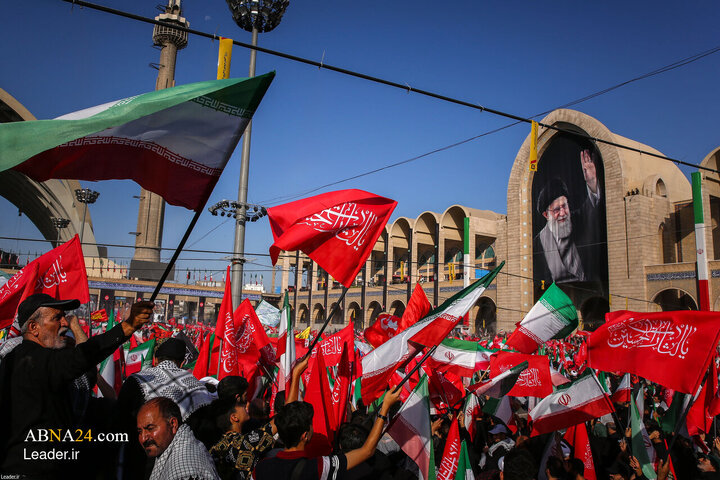 اقامه نماز بر پیکر رهبر شهید انقلاب در مصلای تهران