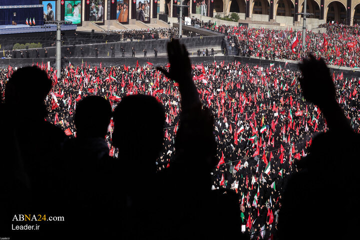 اقامه نماز بر پیکر رهبر شهید انقلاب در مصلای تهران
