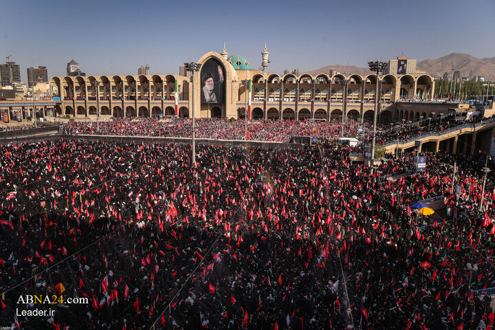 اقامه نماز بر پیکر رهبر شهید انقلاب در مصلای تهران