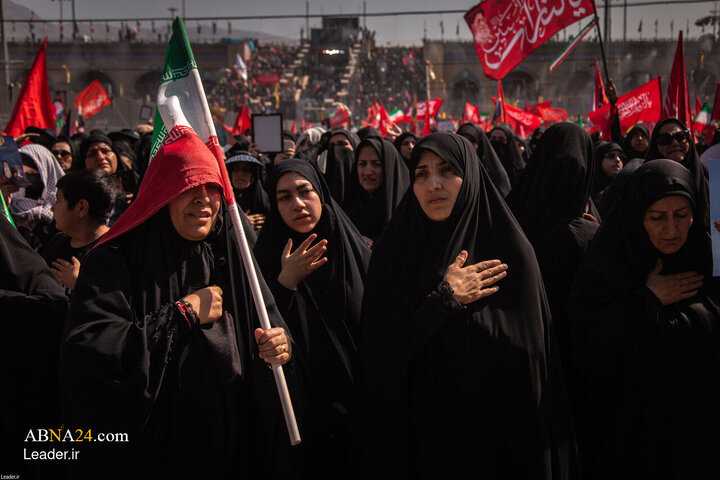 اقامه نماز بر پیکر رهبر شهید انقلاب در مصلای تهران