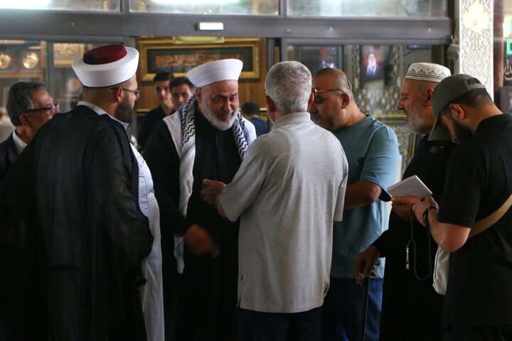 حضور کاروان فلسطینی برای حضور در مراسم تشییع رهبر شهید ایران در حرم قم