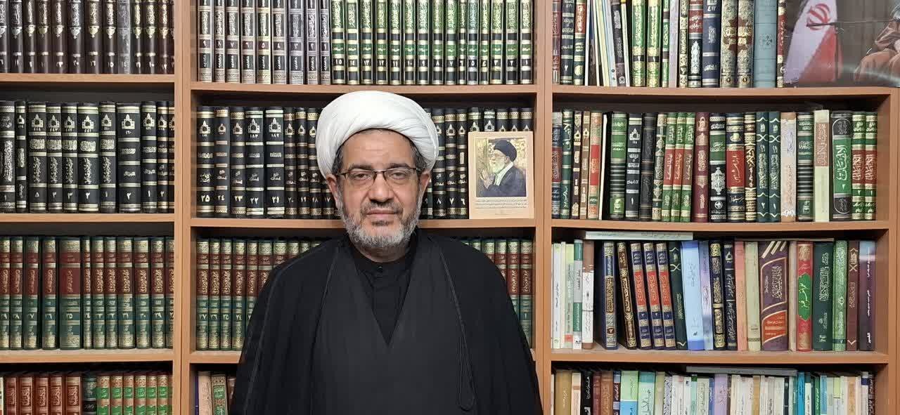 الارتباط العقائدي للعراق بقائد الثورة الشهيد؛من المرجعية إلى الأمة الإسلامية الواحدة/النظرة الأبوية للقائد الشهيد کانت  العامل الأبرز في توحيد الشعوب