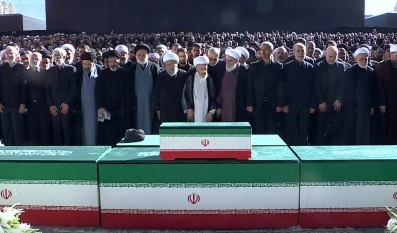 Баргузории намози майит бар пайкари роҳбари шаҳиди инқилоб дар мусаллои Теҳрон